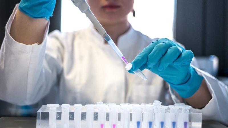 Quem testa o teste: a Anvisa acaba de apertar o laboratório que diz se o remédio presta