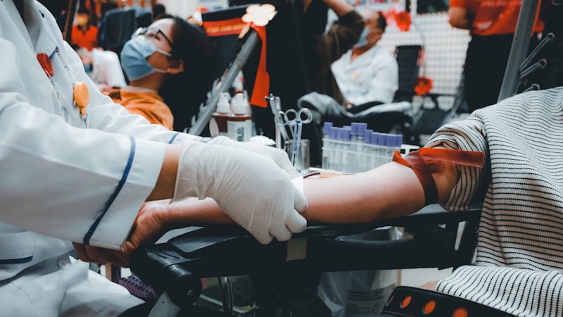 O Brasil passou anos barrando doador tatuado — e agora a espera caiu para 7 dias