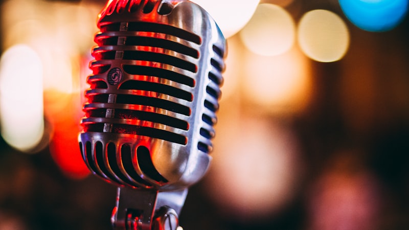 Ele compôs 62 das 65 músicas do grupo — e está internado no sistema psiquiátrico desde 1984